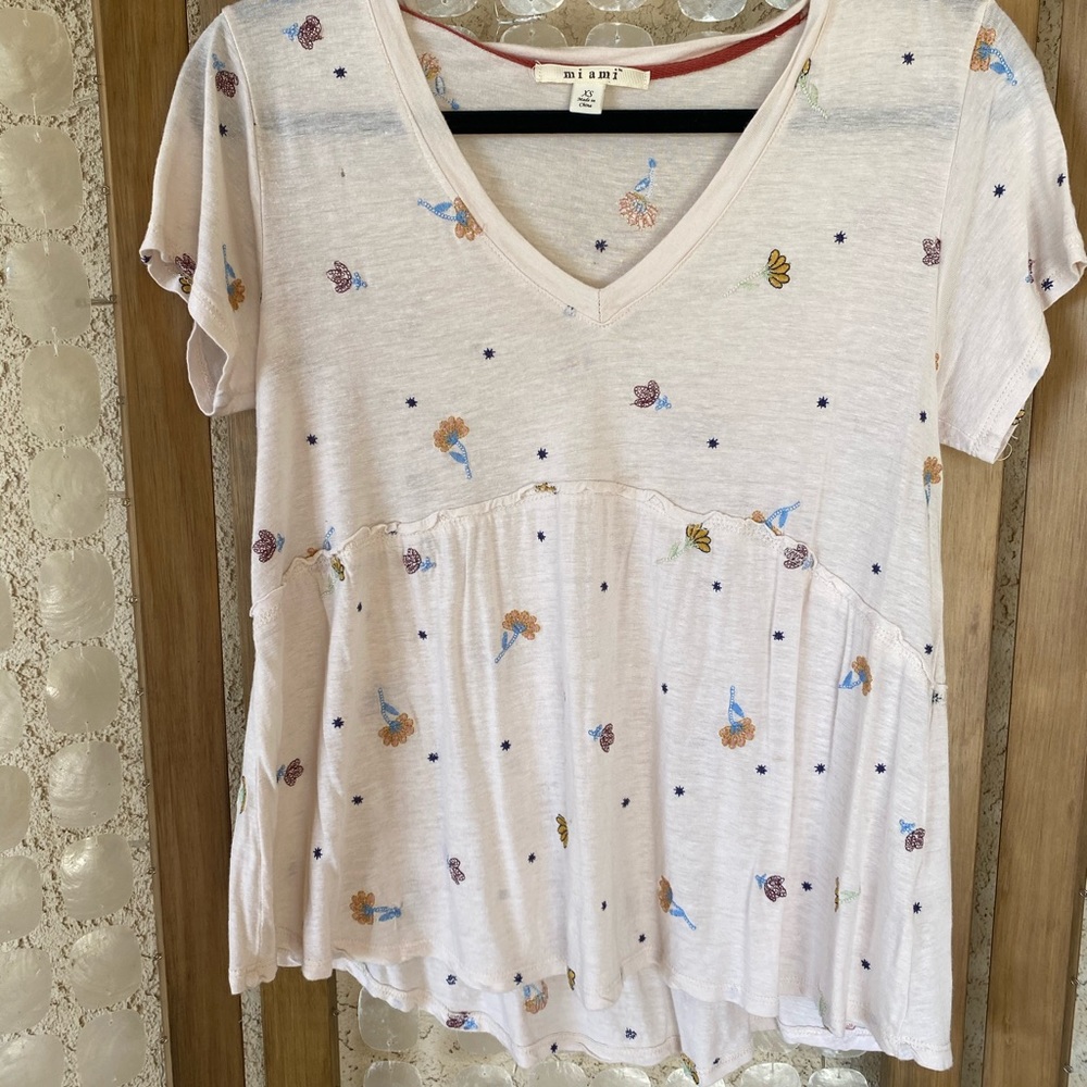 Embroidered tee